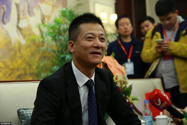 你眼里还有没有我这个妈了？萧常坤一怔，说：是你要跟我断绝关系的啊，你应该问你自己，眼里有没有我这个儿子才对。